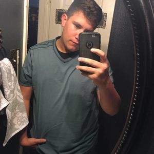 Meet your Posher, Ethan